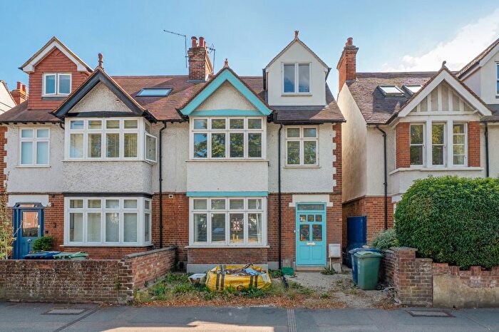 6 Bedroom Semi-Detached House For Sale In Botley Road, Oxford, OX2