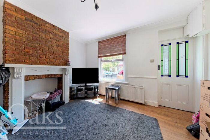 3 Bedroom Semi-Detached House To Rent In Exeter Road, East Croydon, CR0