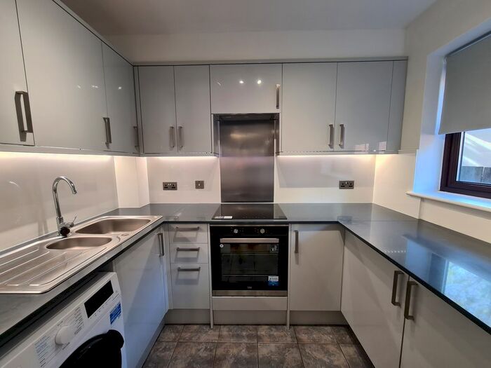 1 Bedroom Flat To Rent In Christchurch Avenue, London, N12