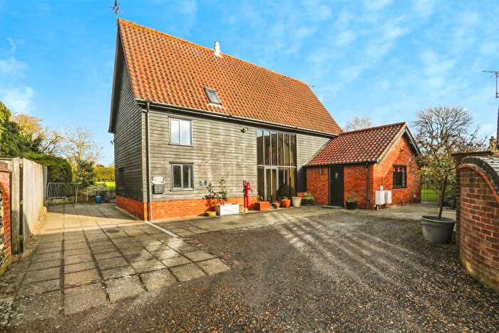 4 Bedroom Barn Conversion For Sale In Carlton Road, Kelsale, Saxmundham, IP17
