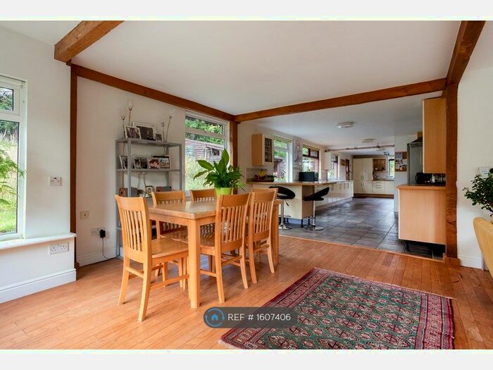 4 Bedroom Detached House To Rent In Wellhouse Road, Beech, Alton, GU34