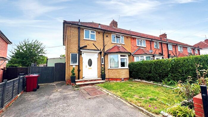 3 Bedroom Semi-Detached House To Rent In Yelverton Road, Reading, Berkshire, RG2