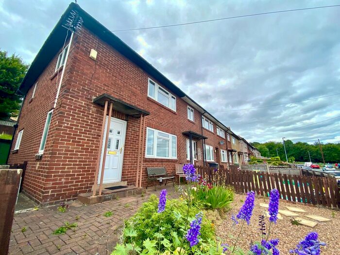 3 Bedroom Property To Rent In Holays, Huddersfield, HD5