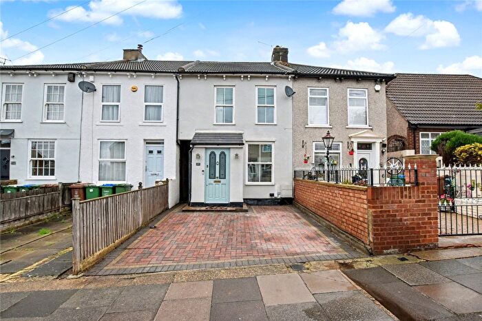 3 Bedroom Terraced House For Sale In Standard Road, Bexleyheath, DA6