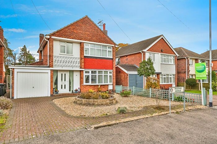 3 Bedroom Detached House For Sale In Vaughan Avenue, Hucknall, Nottingham, NG15