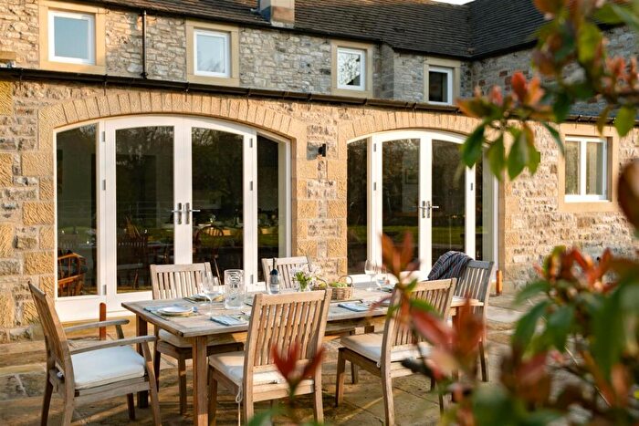5 Bedroom House To Rent In Ashford-In-The-Water, Bakewell, DE45