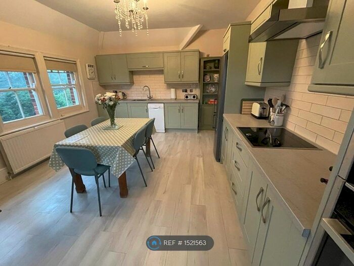 2 Bedroom Flat To Rent In St Leonards On Sea, St Leonards On Sea, TN38