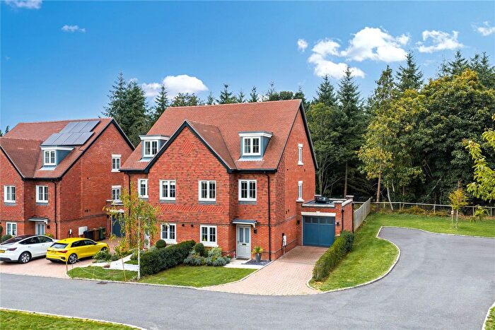 4 Bedroom Semi-Detached House For Sale In Besselsleigh, Abingdon, Oxfordshire, OX13