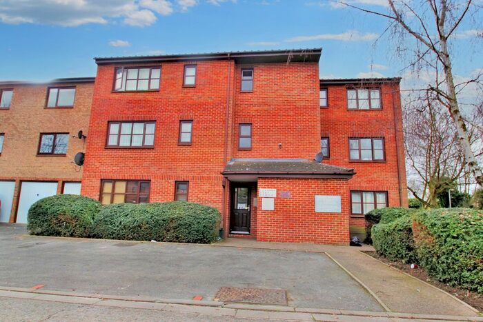 Studio To Rent In Waterside, Cowley, Middlesex, UB8