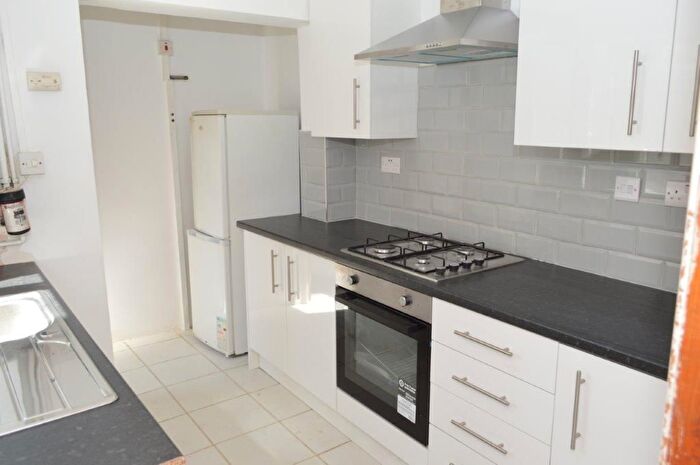 3 Bedroom Terraced House To Rent In Inwood Road, Hounslow, TW3