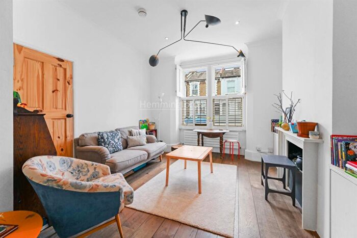 3 Bedroom End Of Terrace House To Rent In Ayrsome Road, Stoke Newington, N16