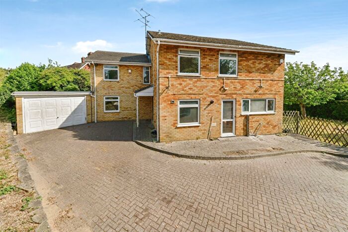 5 Bedroom Detached House For Sale In Whitehill Road, Hitchin, SG4