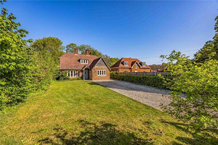 3 Bedroom Detached House For Sale In The Drive, Chichester, West Sussex, PO19