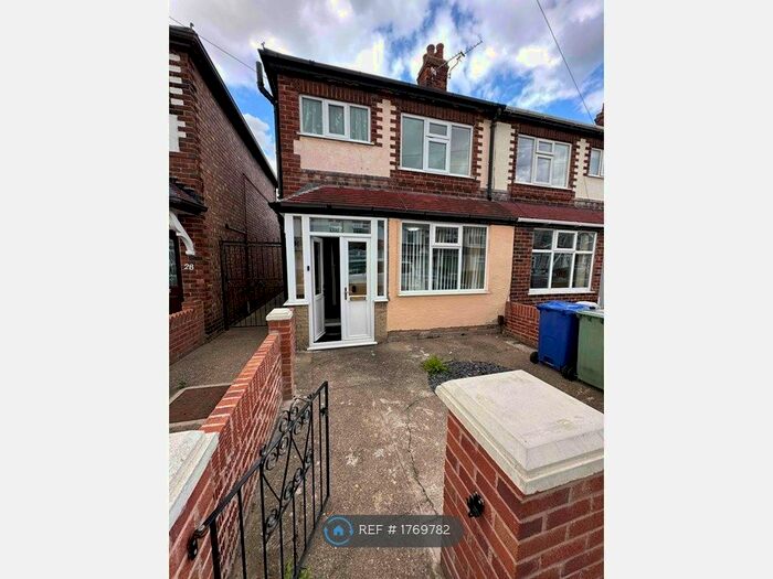 3 Bedroom End Of Terrace House To Rent In Wentworth Road, Grimsby, DN34