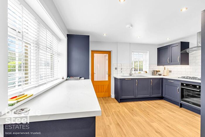 1 Bedroom Bungalow For Sale In Burnley Road, Edenfield, BL0