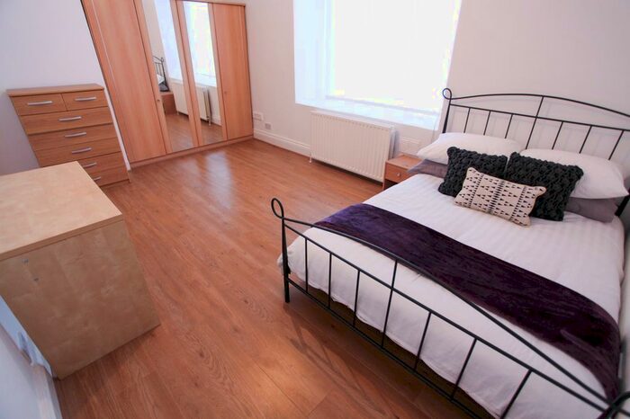 3 Bedroom Flat To Rent In Falkner Square, Toxteth, Liverpool L8