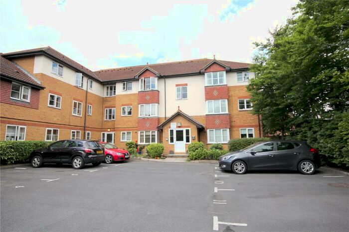 2 Bedroom Apartment To Rent In Addlestone, Surrey, KT15