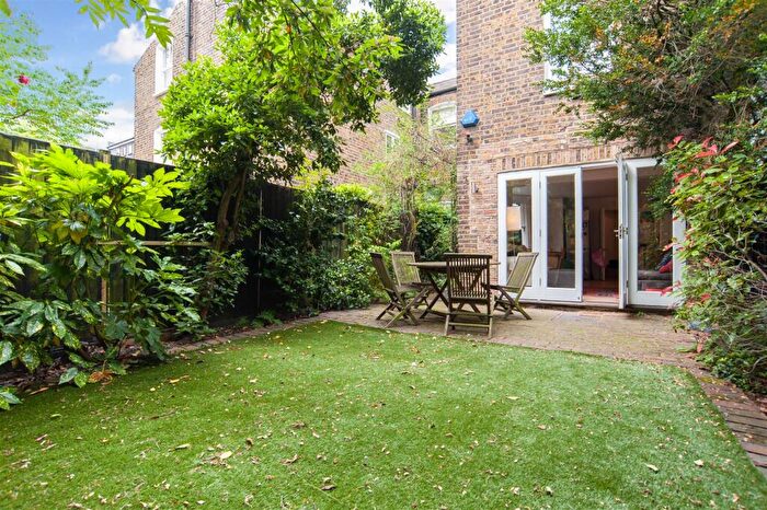 2 Bedroom Flat For Sale In Agamemnon Road, West Hampstead, NW6