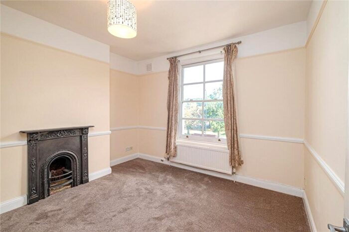 2 Bedroom Apartment To Rent In Camden Road, Holloway, London, N7