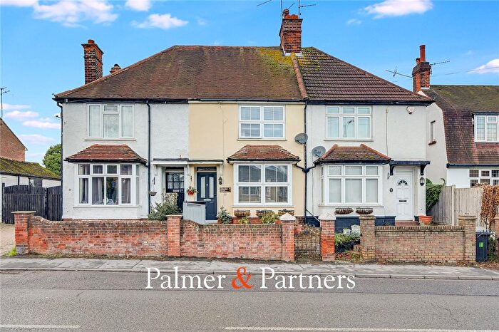 3 Bedroom Terraced House For Sale In Beehive Lane, Chelmsford, Essex, CM2
