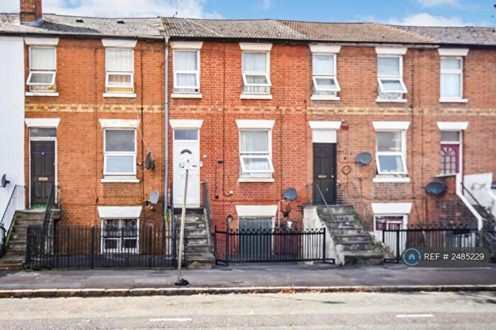 3 Bedroom Terraced House To Rent In Bedford Road, Reading, RG1