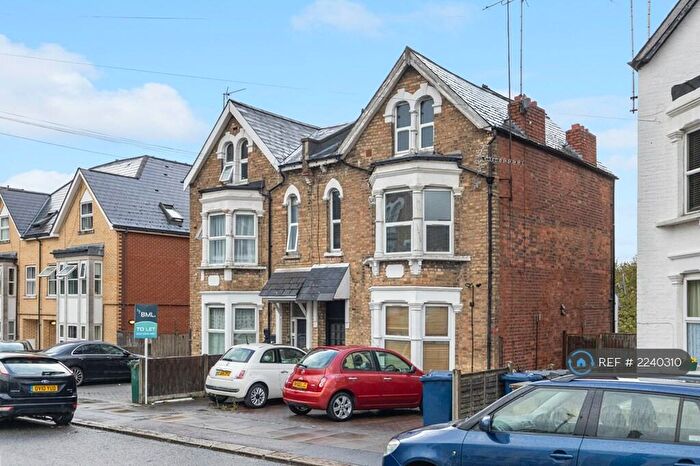 3 Bedroom Flat To Rent In Beaconsfield Road, London, N11