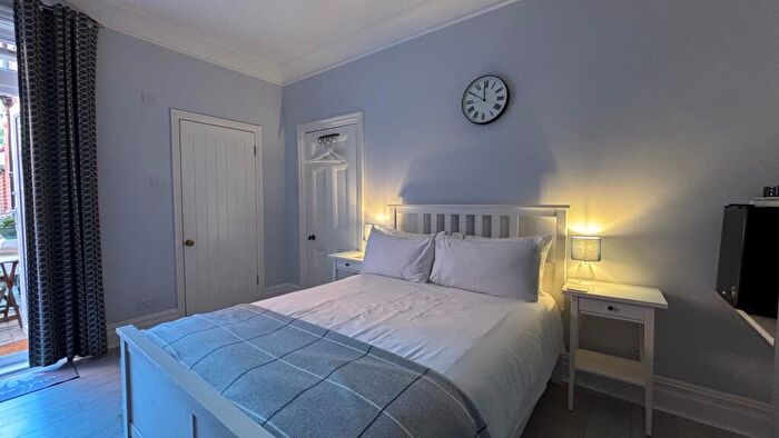 4 Bedroom Detached House For Sale In Kings Road West, Swanage, Dorset, BH19 - Photo 12