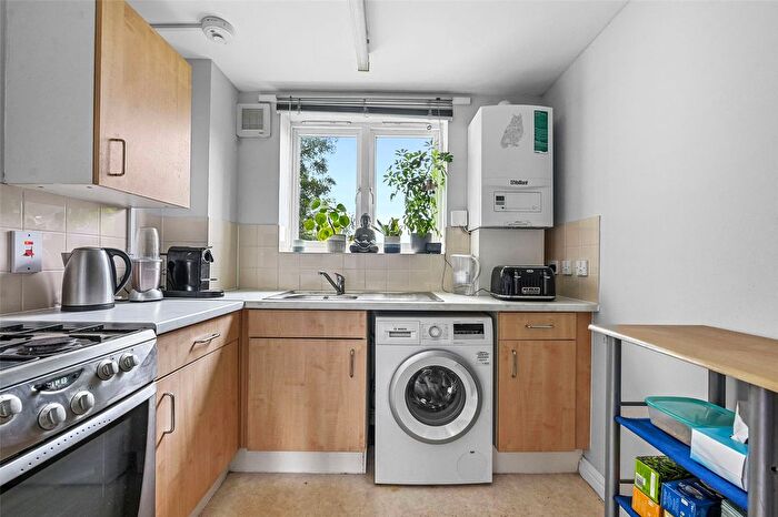 1 Bedroom Flat For Sale In Eastway, Hackney, London, E9
