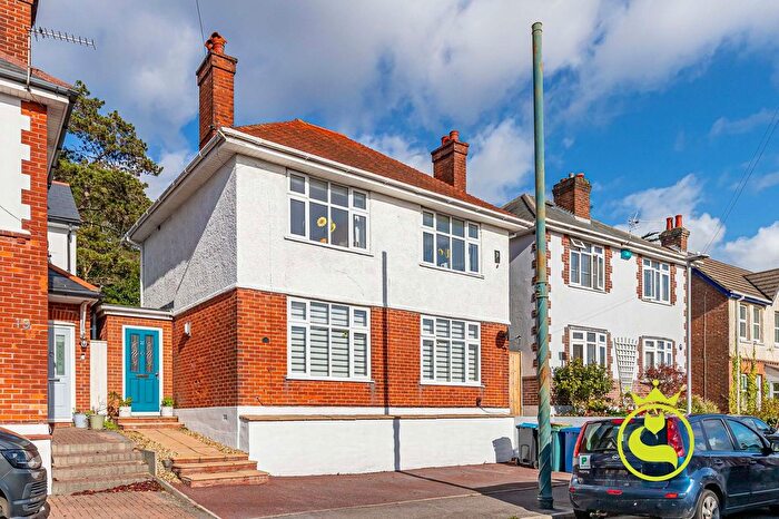 4 Bedroom Detached House For Sale In Palmerston Road, Alexandra Park, Poole, BH14