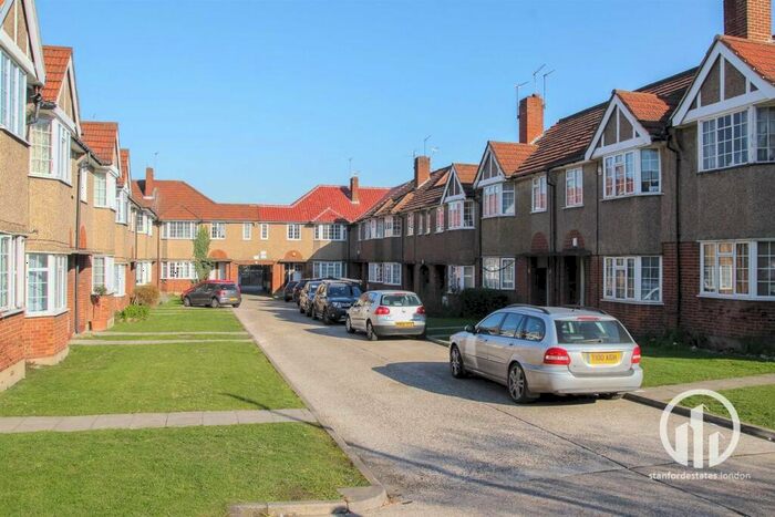 2 Bedroom Flat To Rent In Hither Green Lane, Hither Green, London, SE13