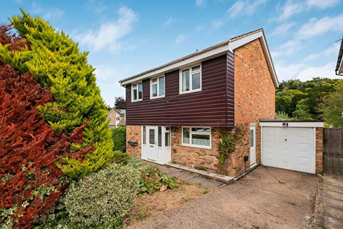 4 Bedroom Detached House For Sale In Highwoods Drive, Marlow, SL7