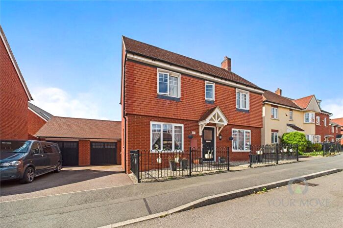 3 Bedroom Detached House To Rent In Maxwell Crescent, Duston, Northampton, Northamptonshire, NN5