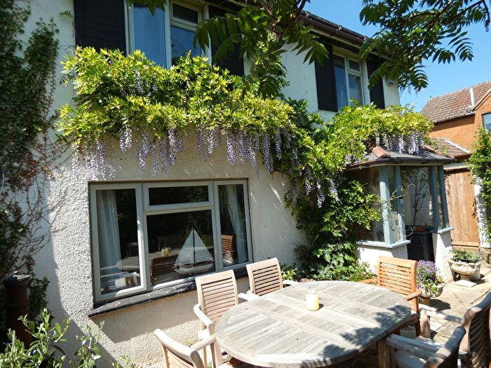 3 Bedroom Semi-Detached House For Sale In Bourne End Lane, Hemel Hempstead, HP1