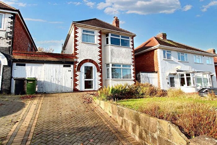 3 Bedroom Detached House For Sale In Hollybush Lane, Penn, Wolverhampton, WV4