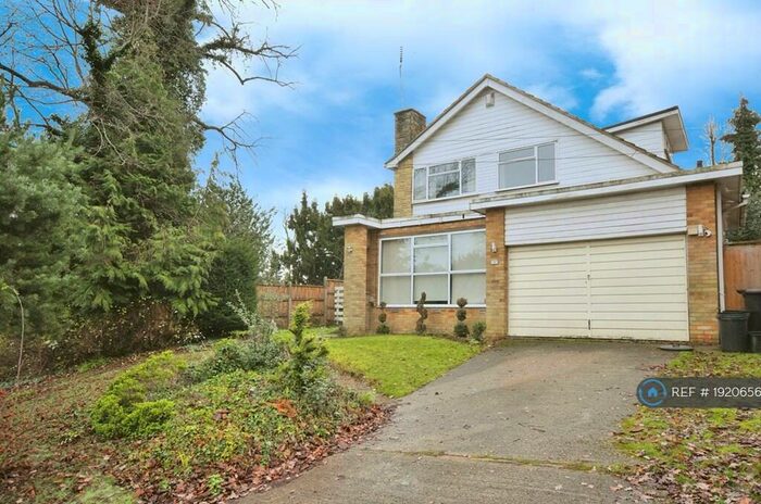 3 Bedroom Detached House To Rent In Alpine Copse, Bromley, BR1