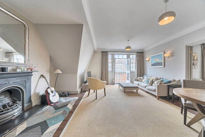 2 Bedroom Flat For Sale In Ashley Gardens, Westminster, London, SW1P