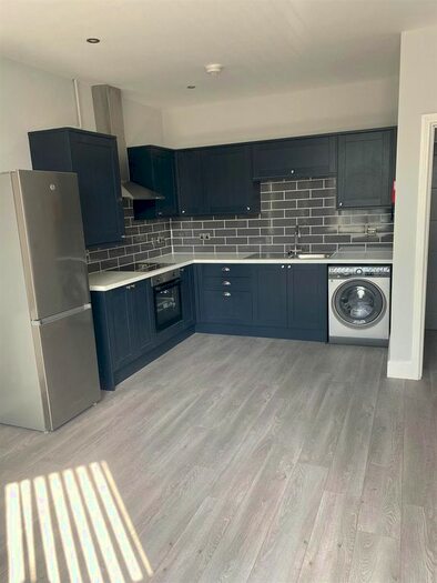 2 Bedroom Flat To Rent In Flat, Tynwald Hill, Liverpool, L13