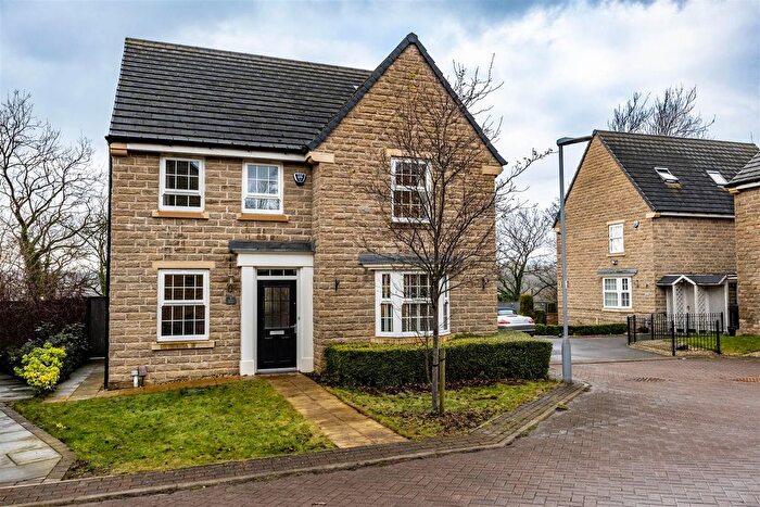 4 Bedroom Detached House For Sale In Bluebell Square, Wyke, Bradford, BD12