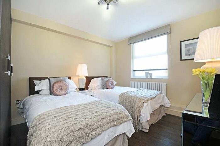 3 Bedroom Flat To Rent In St. Johns Wood Park, St Johns Wood, NW8