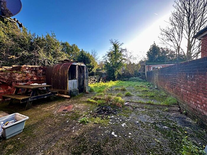 6 Bedroom Semi Detached House To Rent In Alma Road, Southampton, SO14