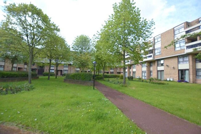 3 Bedroom Flat For Sale In Neville Court, Washington, NE37