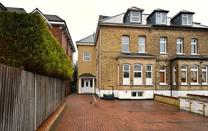 1 Bedroom Flat To Rent In Bycullah Road, Enfield, EN2