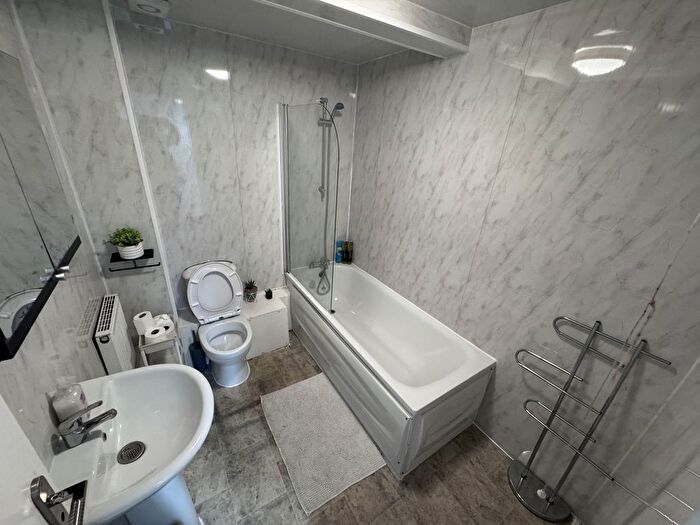 1 Bedroom Terraced House To Rent In -A, Brick Lane, London, E1