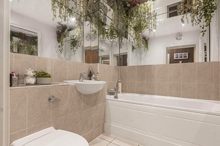 1 Bedroom Apartment For Sale In Cheshire Street, London, E2