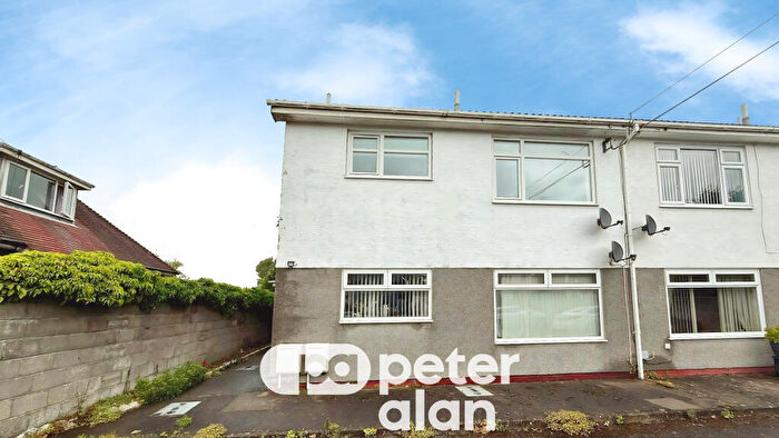 2 Bedroom Flat To Rent In New Road, Porthcawl, CF36