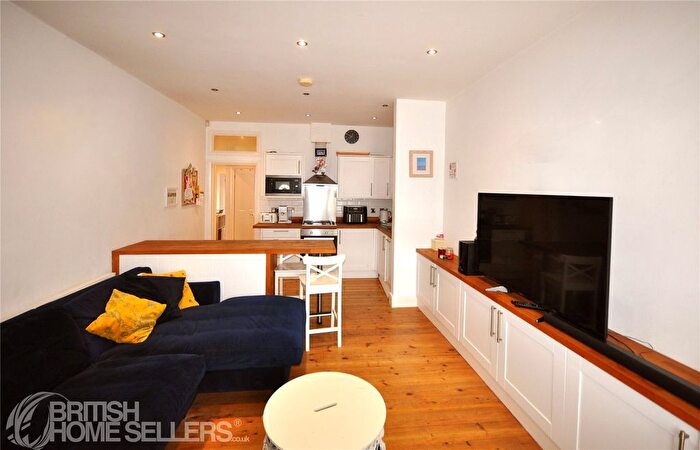 1 Bedroom Flat For Sale In White Horse Hill, Chislehurst, BR7
