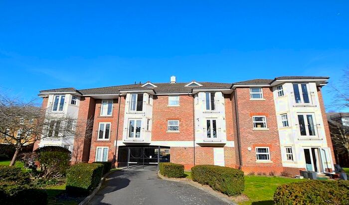2 Bedroom Flat To Rent In Carmine Court, Spencer Road, Bromley, BR1