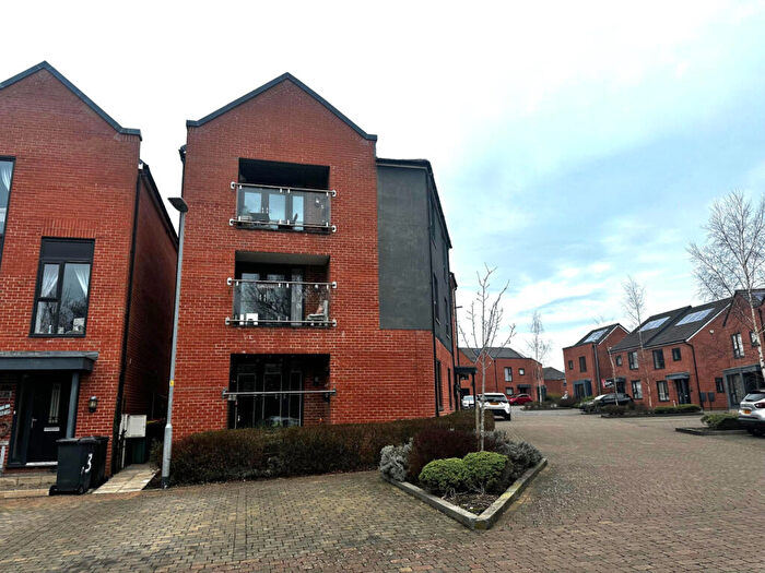 2 Bedroom Flat To Rent In Siskin Close Preston, PR4