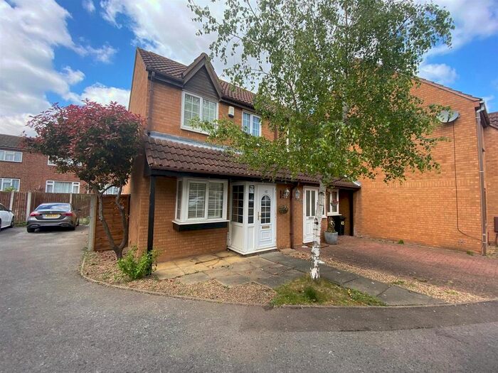 1 Bedroom Terraced House To Rent In Guardian Close, Hornchurch, RM11