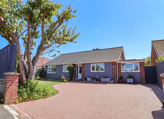 3 Bedroom Detached House For Sale In Pereers Close, Holt, NR25